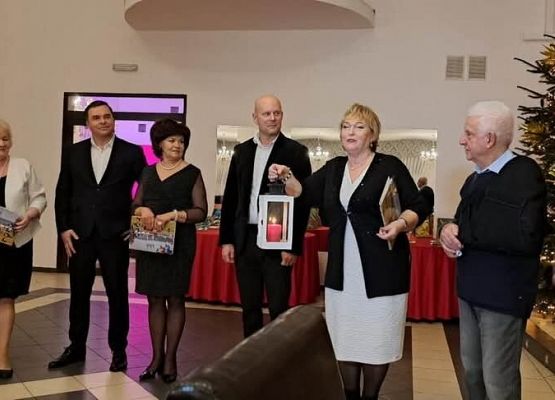 Grafika 2: Wigilia Lęborskiego UTW w Perle