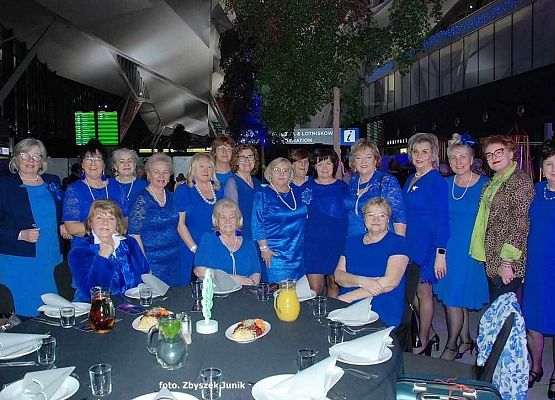 Grafika 1: Bal Karnawałowy na lotnisku w Gdańsku