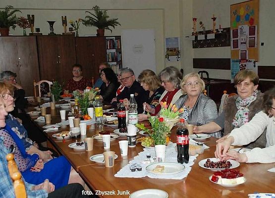 Grafika 5: 13.03.25 Święto Kobiet  Lęborski Uniwersytet Trzeciego Wieku