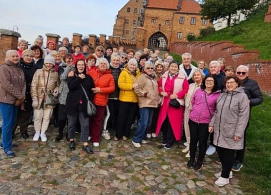 Grafika 8: Lęborski Uniwersytet Trzeciego Wieku Projekt  ARTYSTYCZNY UTW