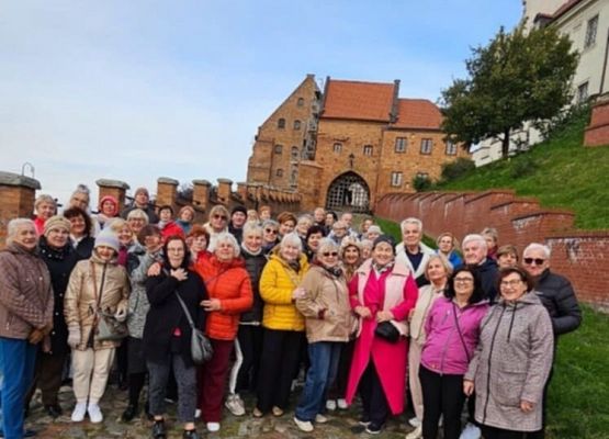 Grafika 3: Lęborski Uniwersytet Trzeciego Wieku Projekt  ARTYSTYCZNY UTW