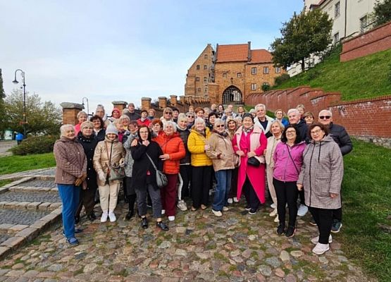 Grafika 6: Lęborski Uniwersytet Trzeciego Wieku Projekt  ARTYSTYCZNY UTW