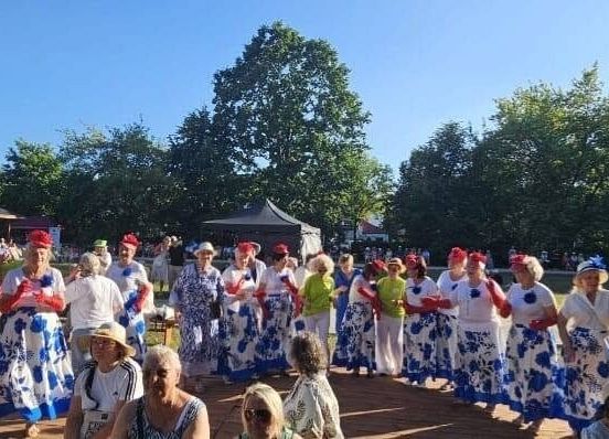 Grafika 16: Piknik w Parku Żeroma Lębork