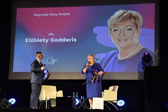 Grafika 1: NAGRODA SPECJALNA  DLA P. PREZES LĘBORSKIEGO UNIWERSYTETU TRZECIEGO WIEKU